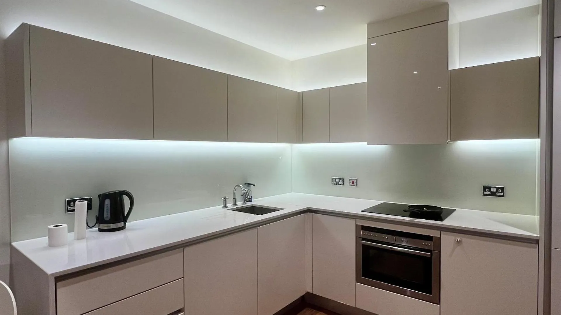 Spacious One-Bedroom Apartment In London Egyesült Királyság